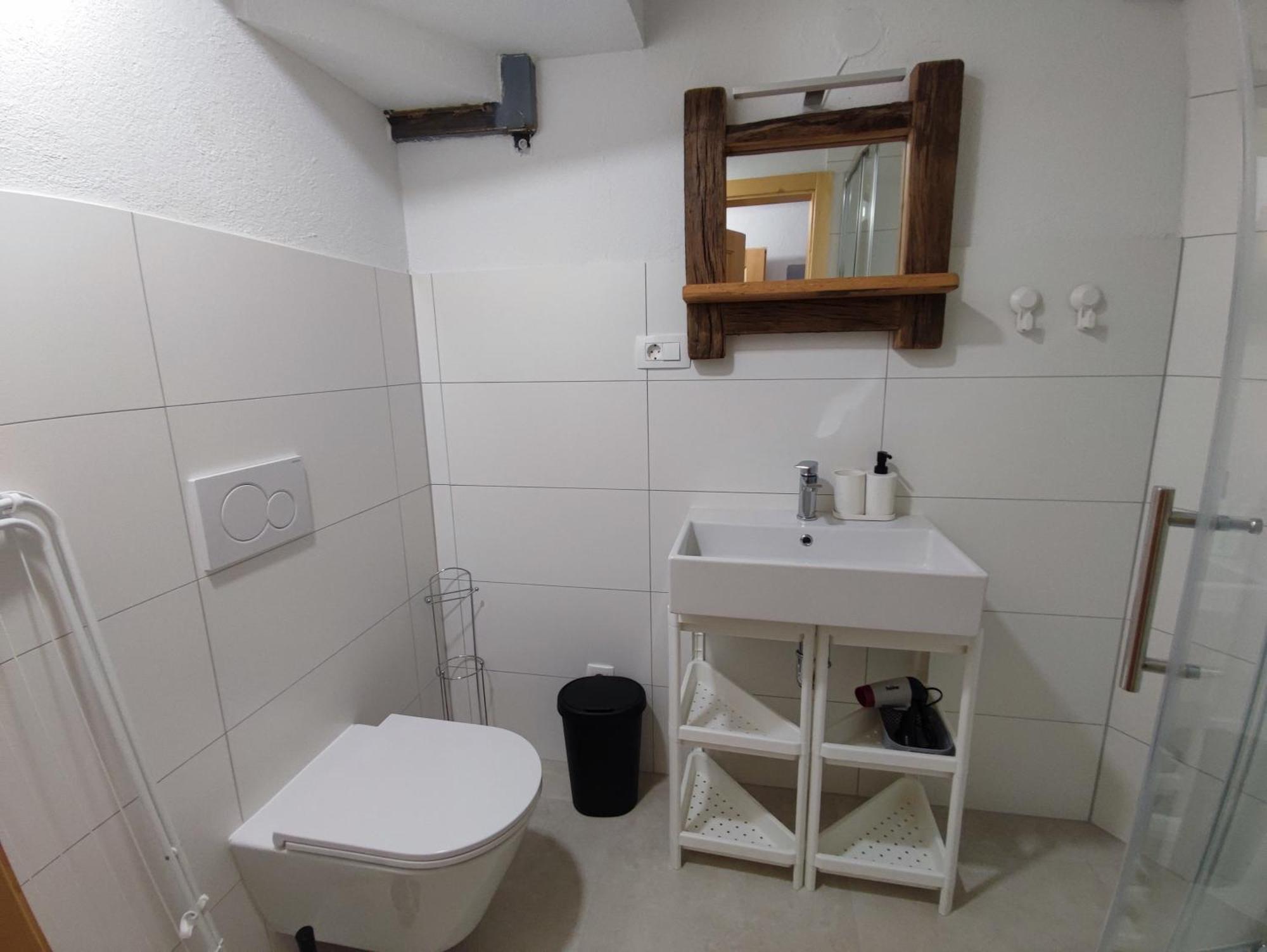 Slovenian House Mira Zgornje Gorje Екстериор снимка