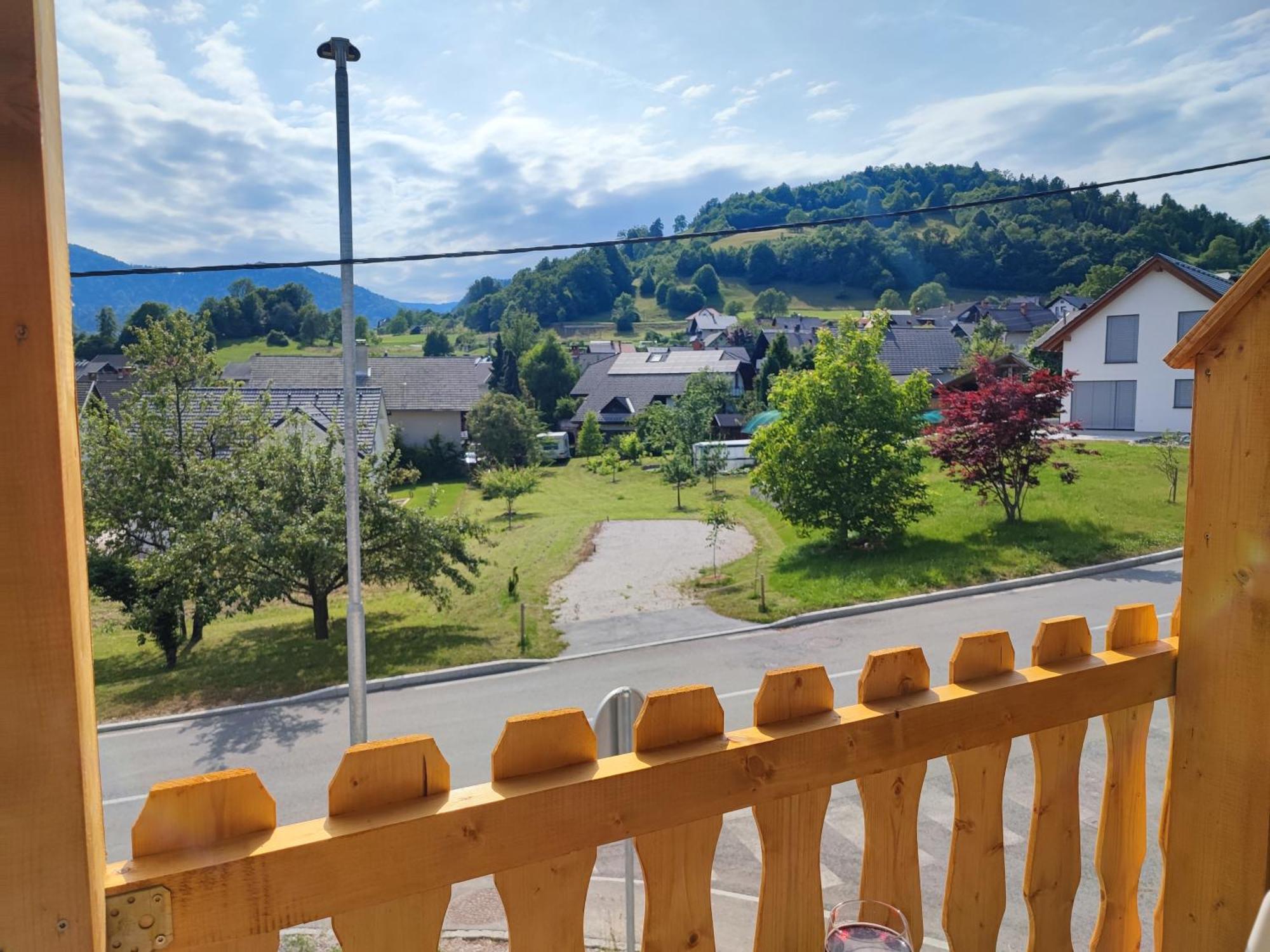 Slovenian House Mira Zgornje Gorje Екстериор снимка